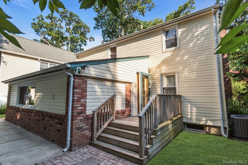 Merrick Woods 3BR/2Bath Classic Colonial, Basement and 1 Car - photo 37
