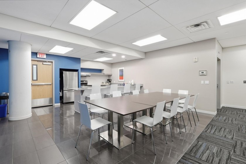 Welcome home to this stunning, bright, open-concept one-bedroom - photo 16