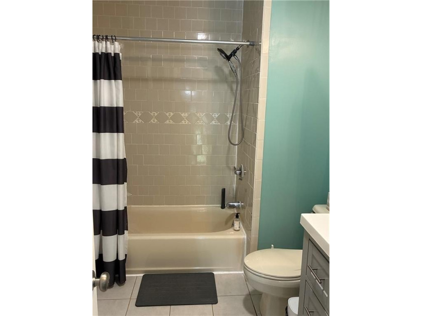 A great Town Home at a Great Price! 2 beds, 2 1/2 baths. Lower - photo 23
