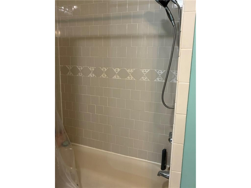 A great Town Home at a Great Price! 2 beds, 2 1/2 baths. Lower - photo 25