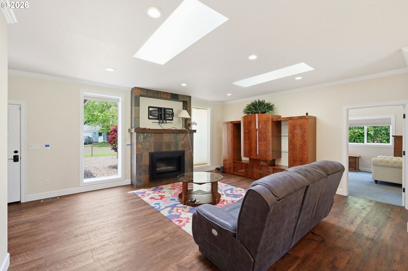 Thoughtfully designed for comfort, accessibility, &amp; effortless - photo 8