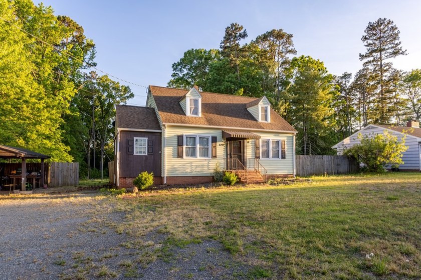 Welcome to 129 Buffalo Rd - a place full of potential and - photo 2