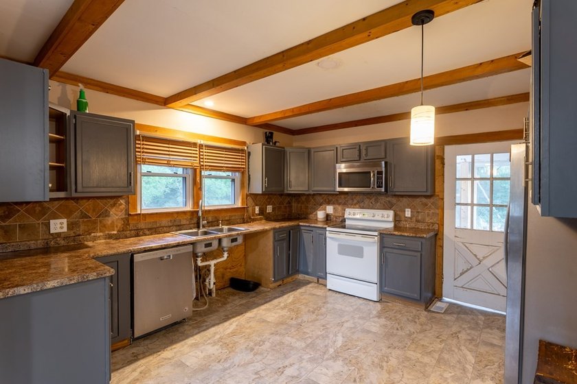 Welcome to 129 Buffalo Rd - a place full of potential and - photo 8