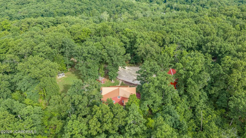 If you're looking for peace, privacy, and room to roam, this - photo 5