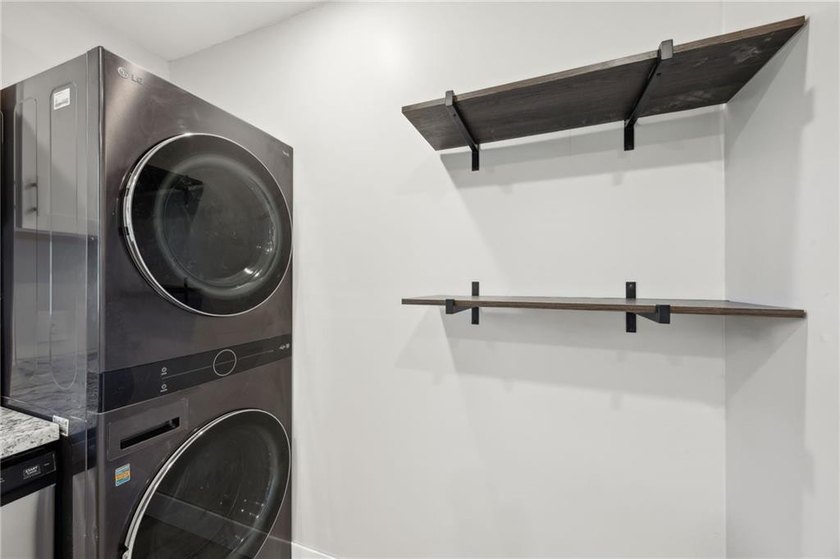 Discover your new home! This beautifully remodeled 2-bedroom - photo 22