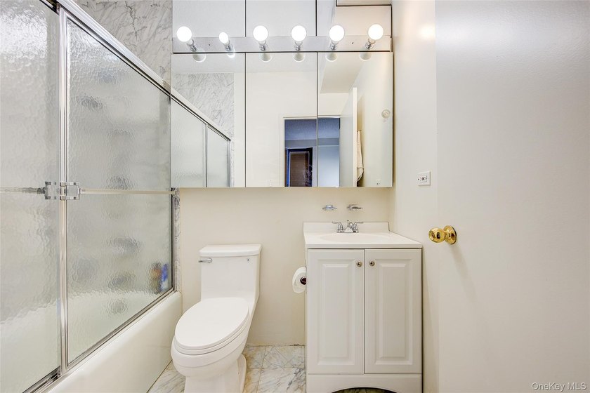 The Summit Condominium presents a 1004 sqft Penthouse Apartment - photo 25