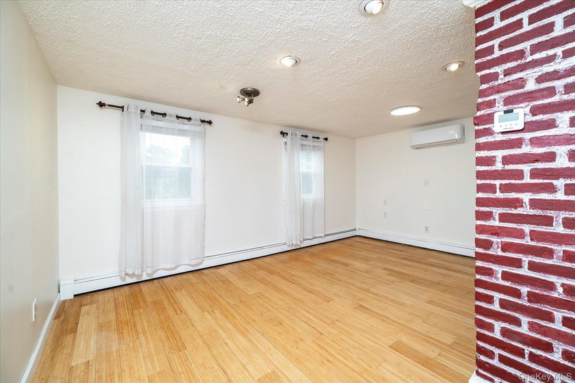 Welcome to this beautifully maintained 4-bedroom, 2-bath - photo 13