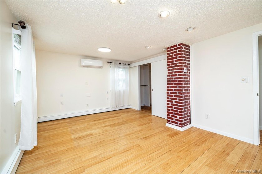 Welcome to this beautifully maintained 4-bedroom, 2-bath - photo 14