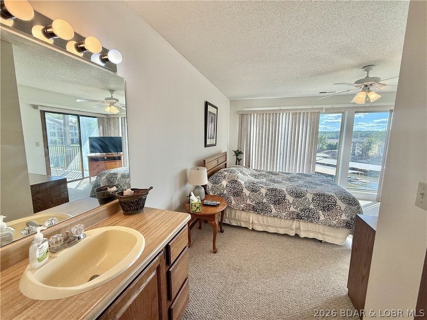 Wake up to stunning views in this charming 2-bedroom, 2-bathroom - photo 16