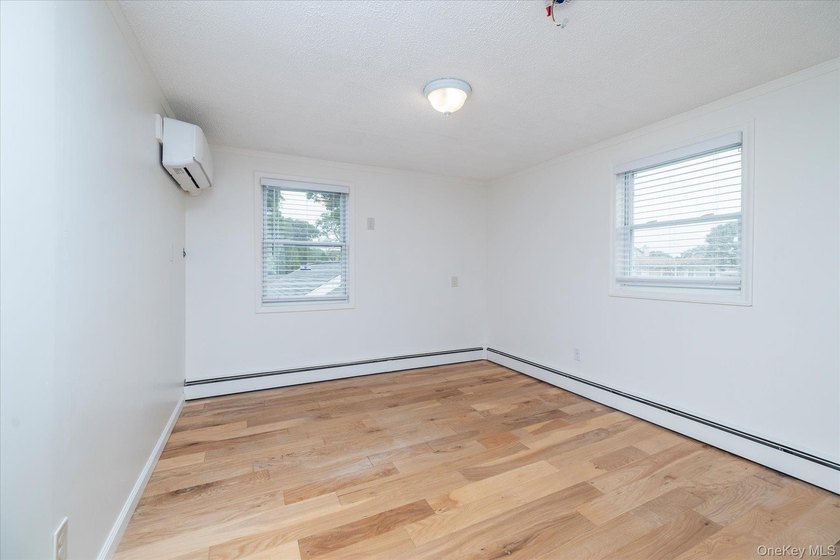 Welcome to this beautifully maintained 4-bedroom, 2-bath - photo 18