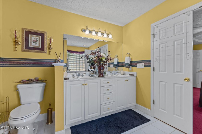 Nestled in the serene and sought-after Berne Glade community - photo 23