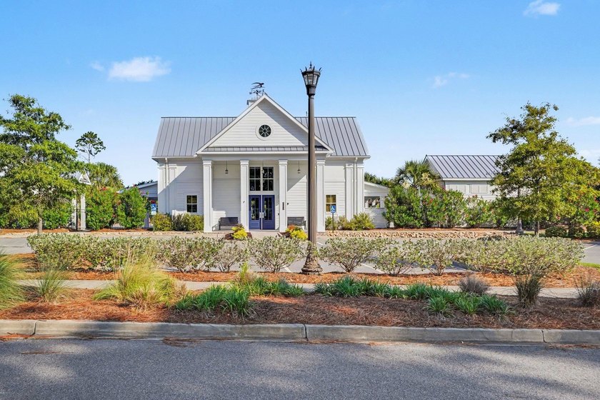 This immaculate Charleston-style Lowcountry home offers - photo 30