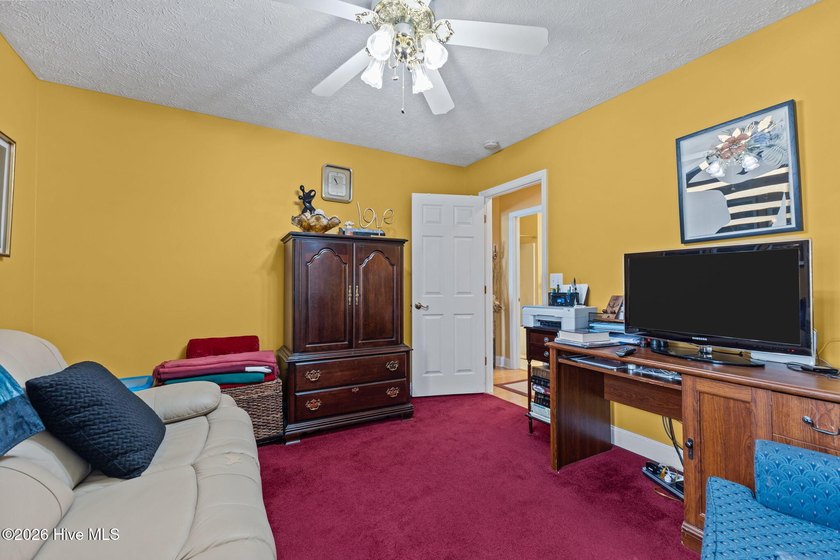 Nestled in the serene and sought-after Berne Glade community - photo 31