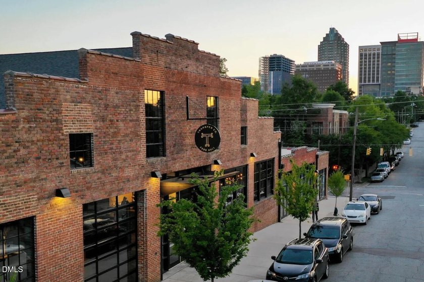 Experience elevated urban living at Loft3 in the heart of - photo 23