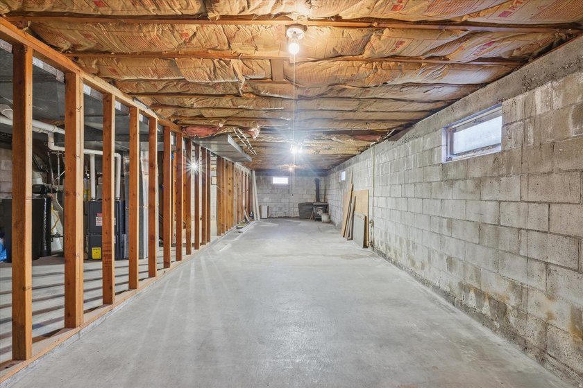 Great property with endless possibilities! Zoned for both - photo 37