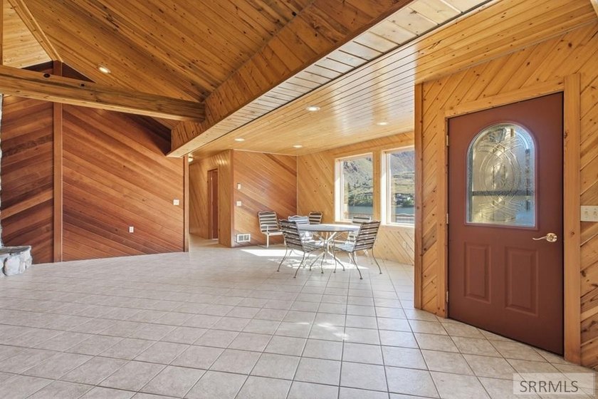Welcome to your dream lakefront retreat on Williams Lake in the - photo 13