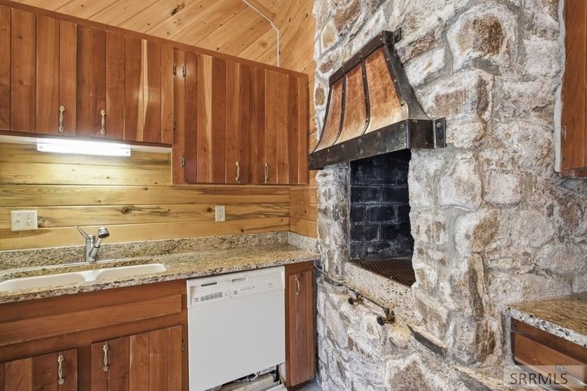 Welcome to your dream lakefront retreat on Williams Lake in the - photo 18