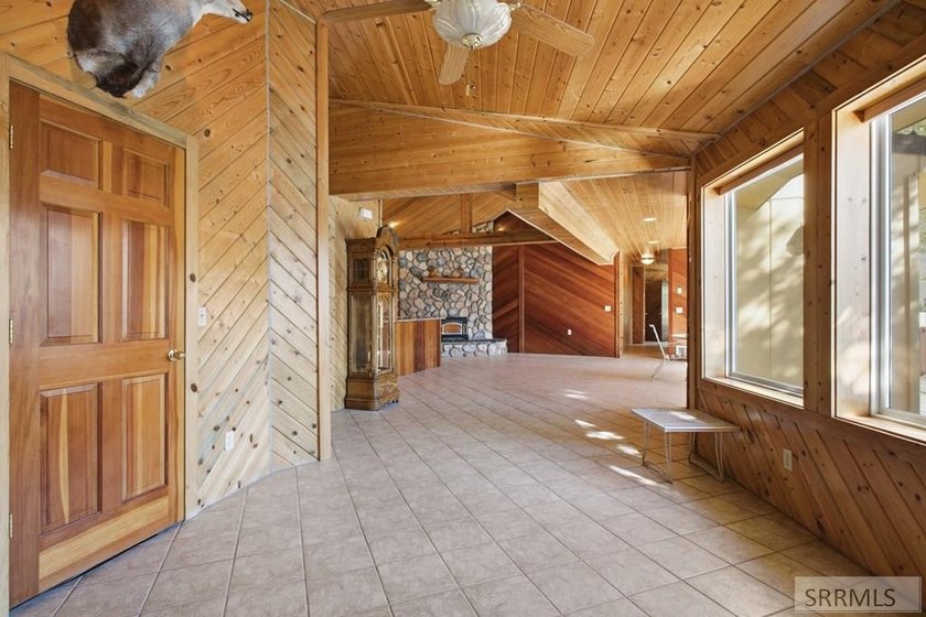 Welcome to your dream lakefront retreat on Williams Lake in the - photo 23