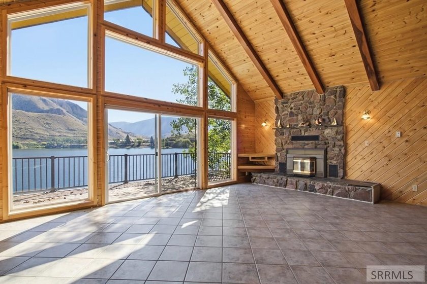 Welcome to your dream lakefront retreat on Williams Lake in the - photo 25