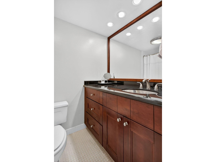 Stunning 2-bedroom, 2-bath ALL AGES condo on the 9th floor with - photo 27