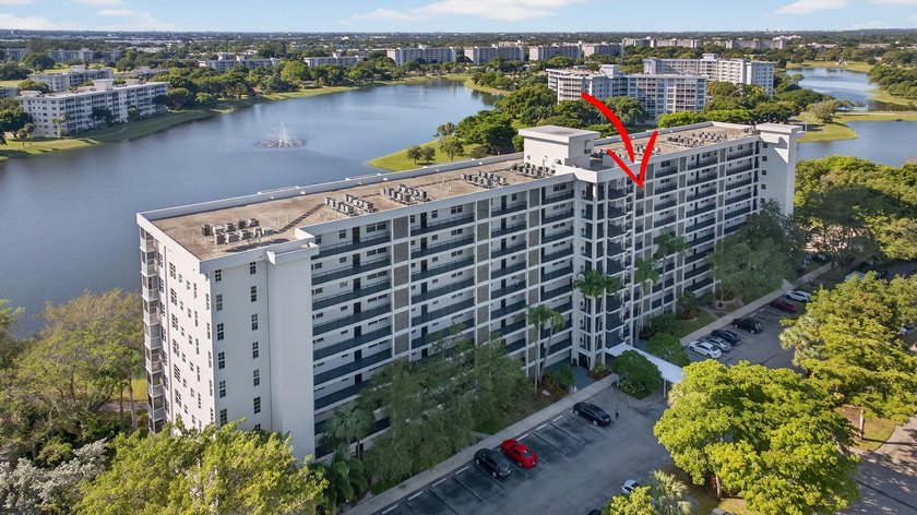Stunning 2-bedroom, 2-bath ALL AGES condo on the 9th floor with - photo 32