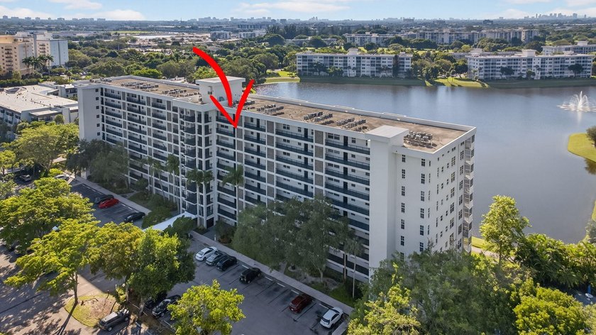 Stunning 2-bedroom, 2-bath ALL AGES condo on the 9th floor with - photo 33