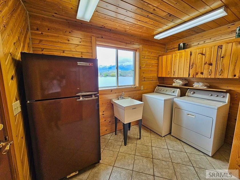 Welcome to your dream lakefront retreat on Williams Lake in the - photo 34