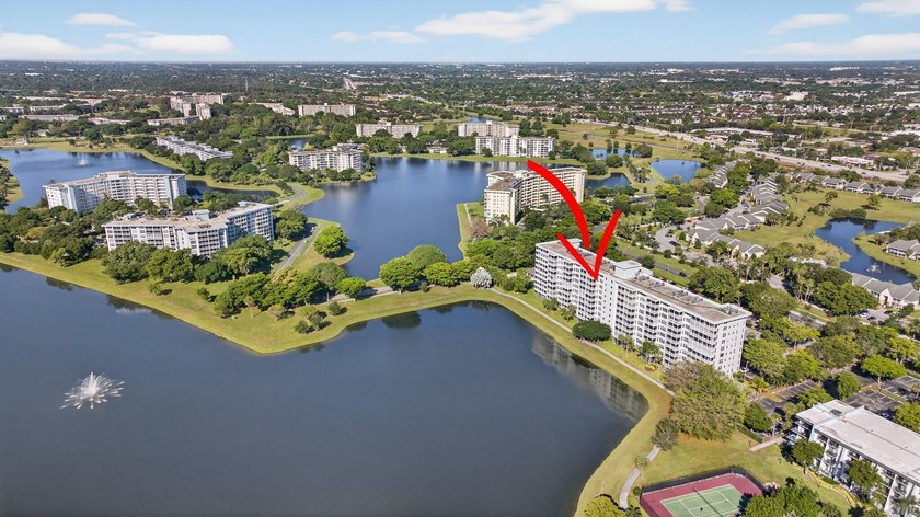Stunning 2-bedroom, 2-bath ALL AGES condo on the 9th floor with - photo 36