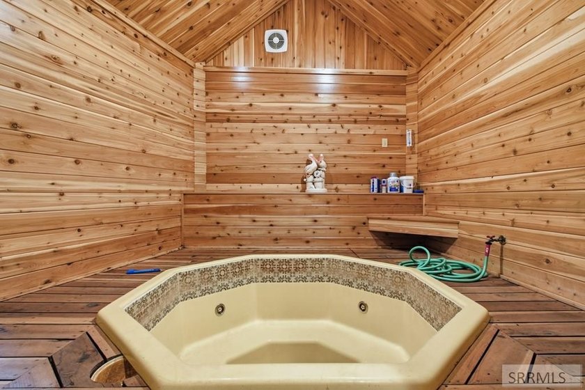 Welcome to your dream lakefront retreat on Williams Lake in the - photo 41