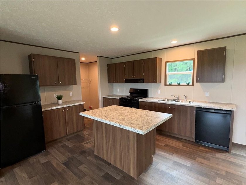 VRM: Sellers will entertain offers between $179,000-$189,000 - photo 5