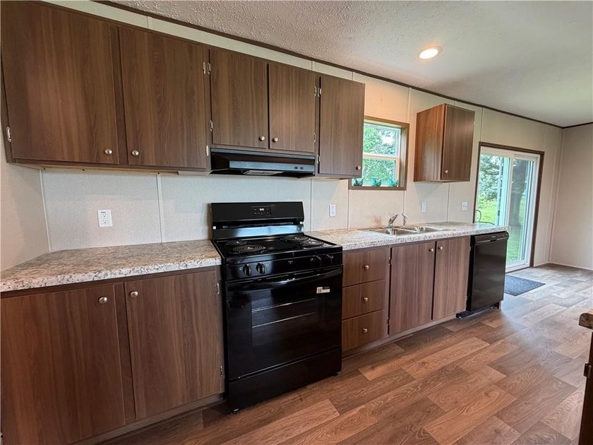 VRM: Sellers will entertain offers between $179,000-$189,000 - photo 7