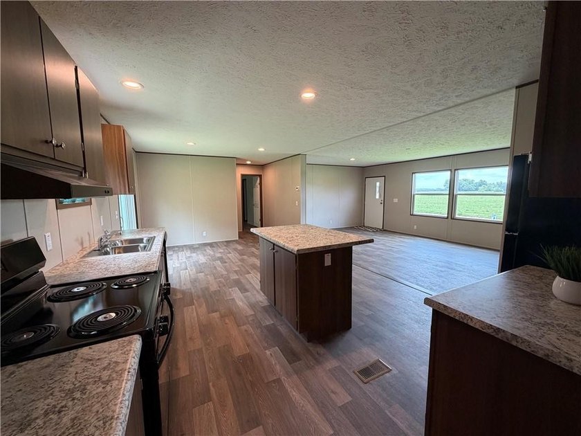 VRM: Sellers will entertain offers between $179,000-$189,000 - photo 10