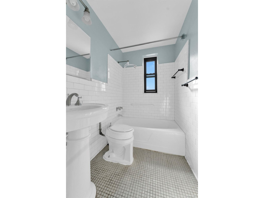 Welcome home to this stunning 2-bedroom, 2-full-bath residence - photo 8