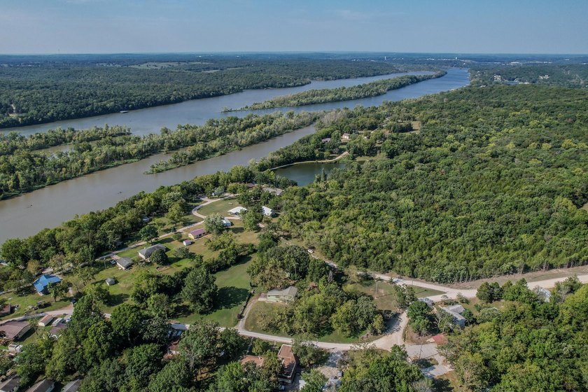 NEW PRICE! Lake of the Ozarks ! Beautiful home on a 2 acre park - photo 30