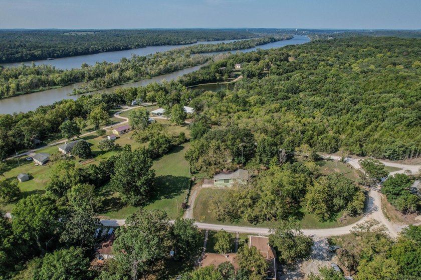 NEW PRICE! Lake of the Ozarks ! Beautiful home on a 2 acre park - photo 33