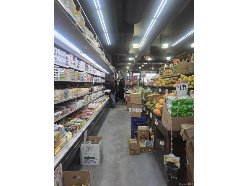 Famous Brooklyn Deli &amp; Grocery! A 24-hour mainstay of the Cobble - photo 5