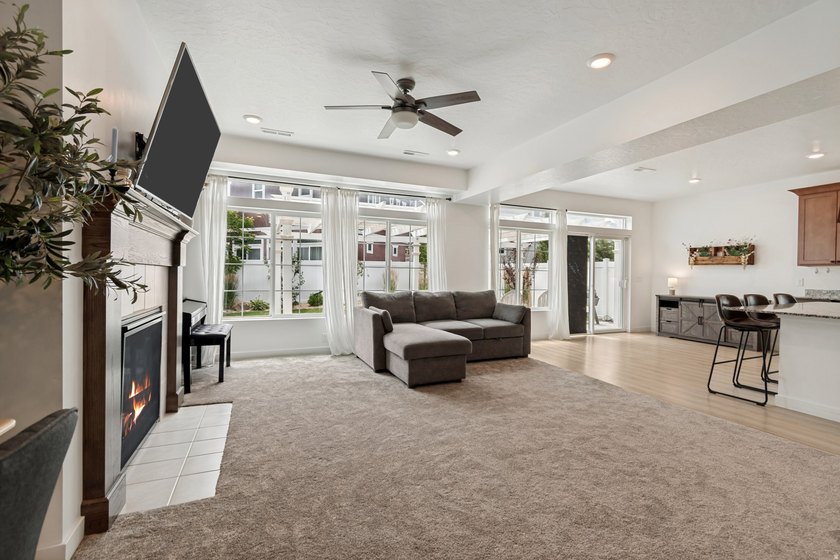 Come see this beautifully maintained home in the highly - photo 4