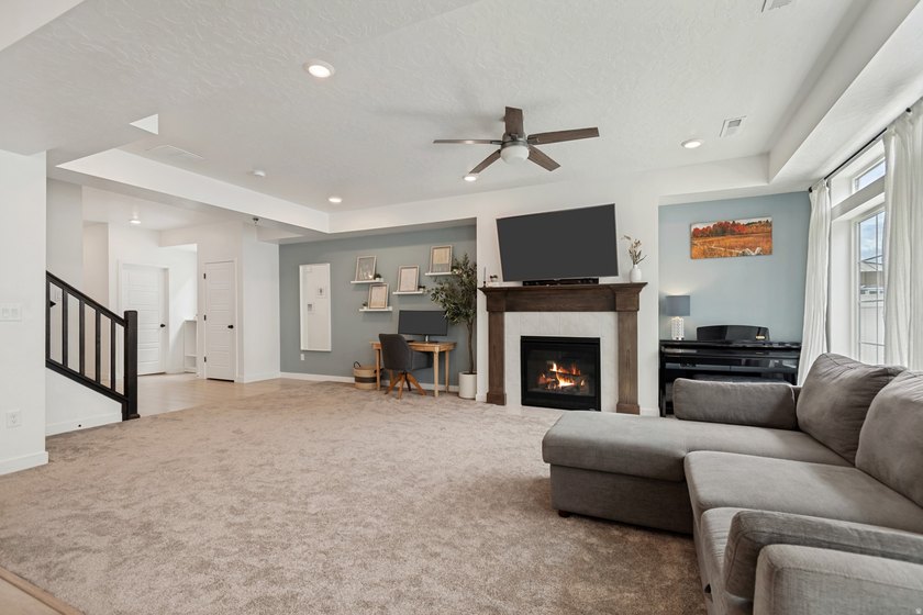 Come see this beautifully maintained home in the highly - photo 6