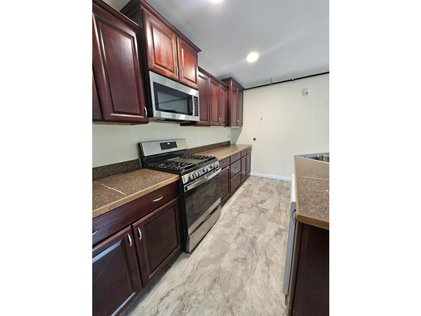 If you are looking for a nice home, with it all, look no further - photo 3