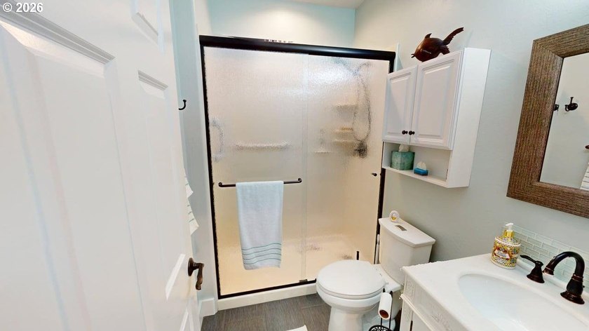 Beautifully maintained single level home featuring vaulted - photo 15