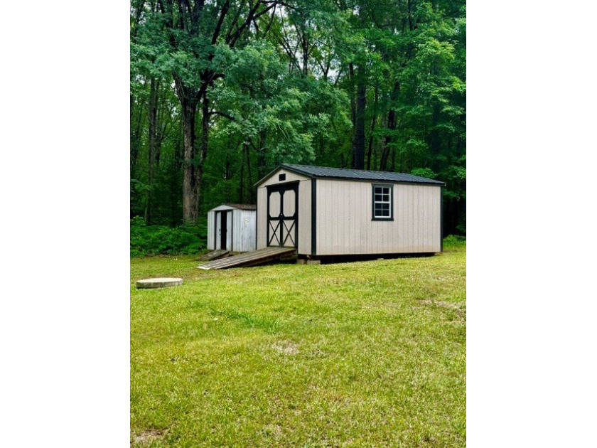 Escape to peaceful country living at Clarksville in this - photo 6