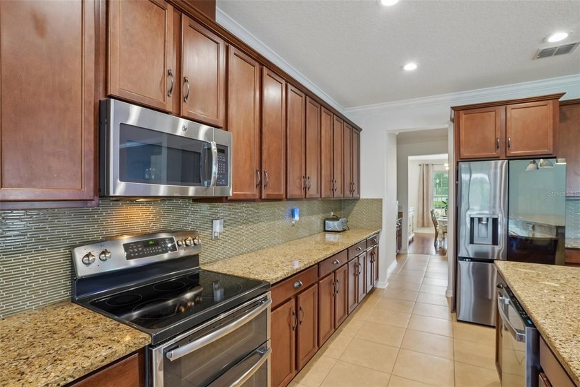 Under contract-accepting backup offers. OVERSIZED CUL-DE-SAC LOT - photo 12