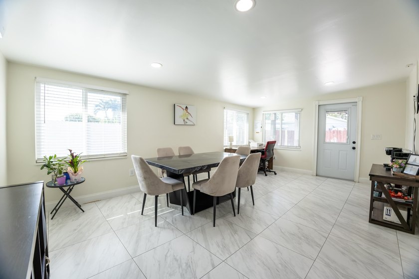 NO HOA! Nicely kept 3-bedroom, 2-bath single-family home - photo 15