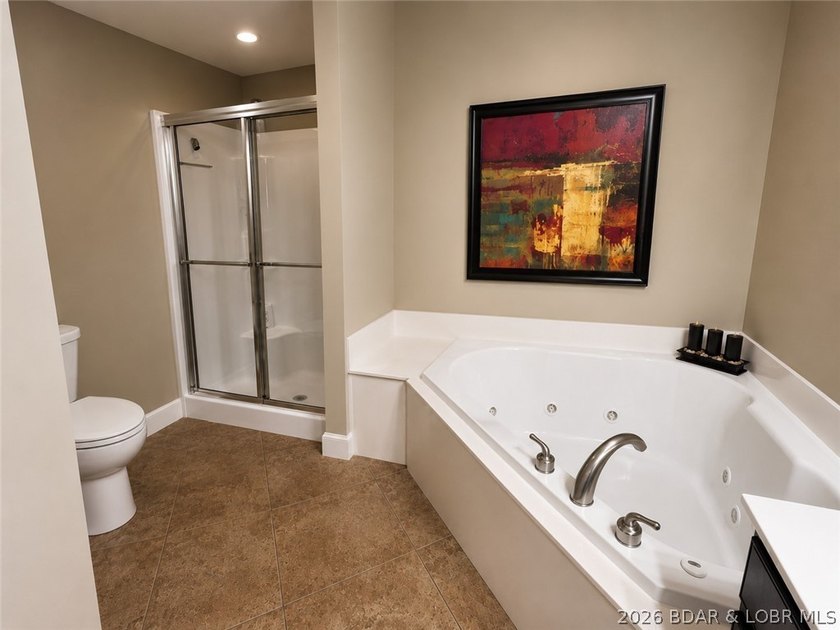 Gorgeous Walk-In Level Condominium with Elevator Access at the - photo 19