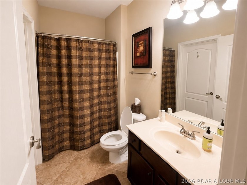 Gorgeous Walk-In Level Condominium with Elevator Access at the - photo 22