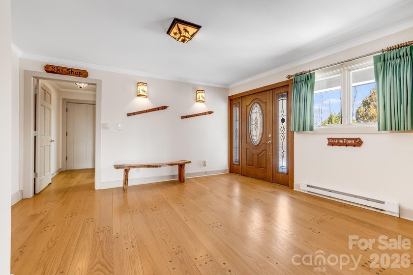 Ideally situated along the Sugar Mountain Ski Resort shuttle - photo 24