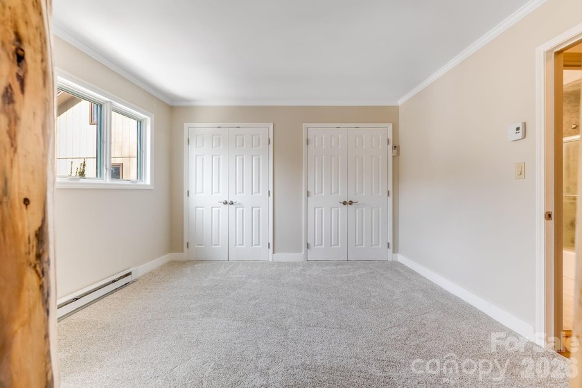Ideally situated along the Sugar Mountain Ski Resort shuttle - photo 26