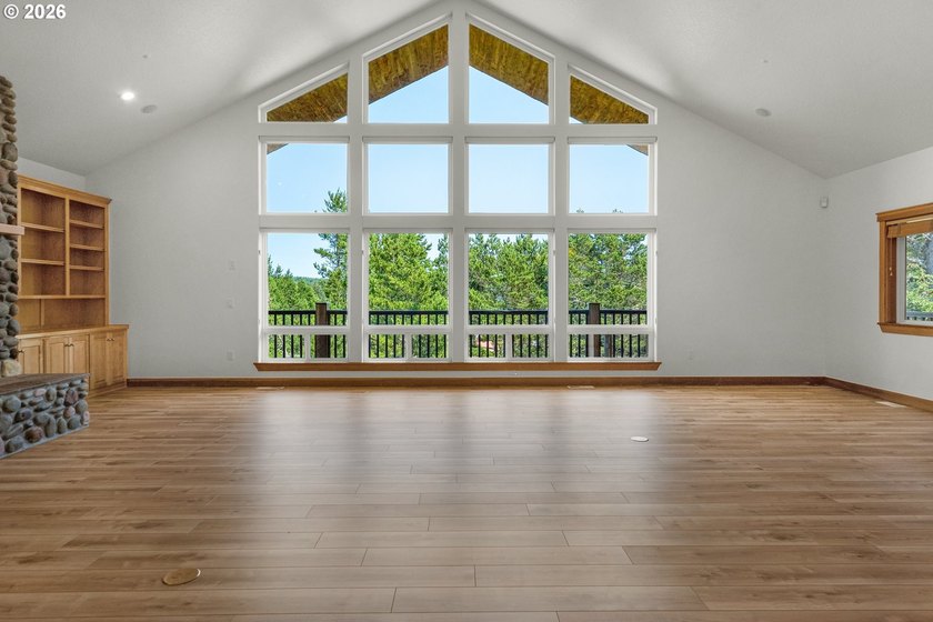 This incredible residence sits on an extremely private 1.67 acre - photo 7