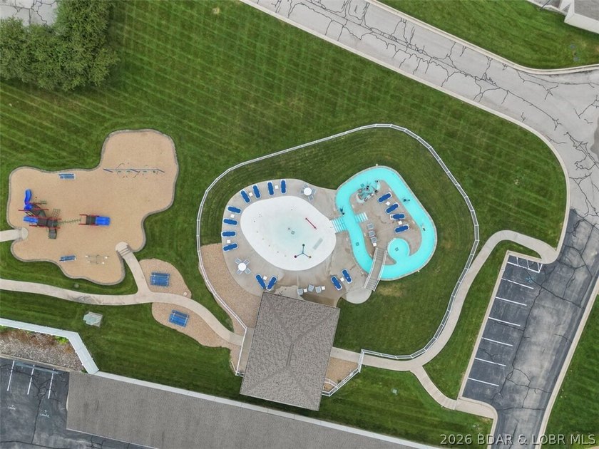 Gorgeous Walk-In Level Condominium with Elevator Access at the - photo 28