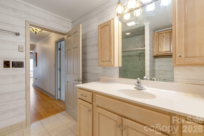 Ideally situated along the Sugar Mountain Ski Resort shuttle - photo 28